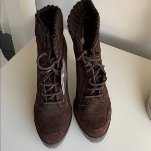 NWT Suede boots